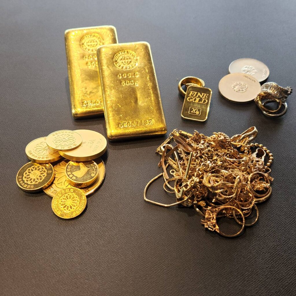 高く買取できる、金のインゴットやコインなど