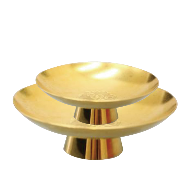 木箱に入った金杯